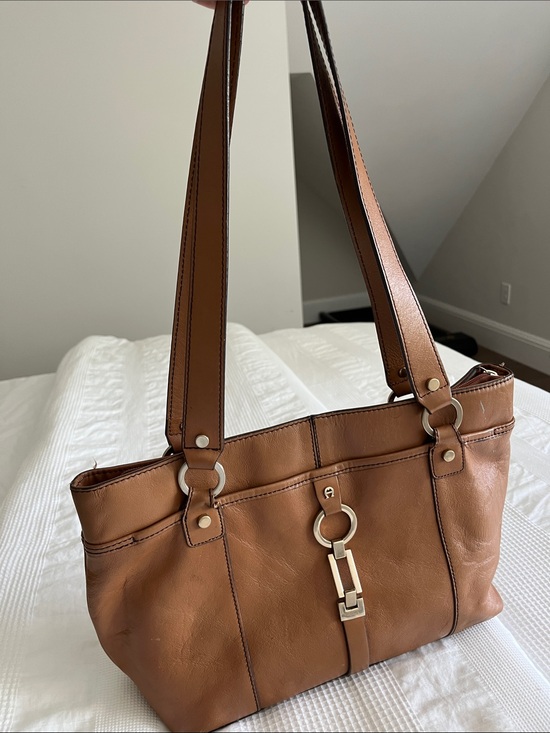 Etienne Aigner Handbags - Etienne Aigner vintage Tan Shoulder Bag with Gold Hardware